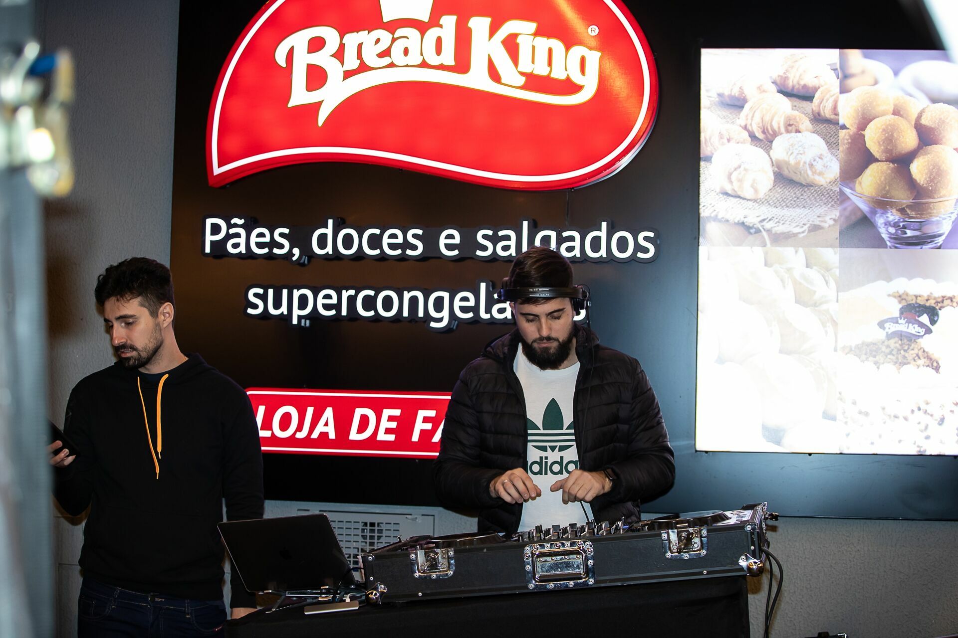 Foto Inauguração da Bread King em Jundiaí: branding, fotografia e emoção em um só evento Foto Inauguração da Bread King em Jundiaí: branding, fotografia e emoção em um só evento - Imagem 7